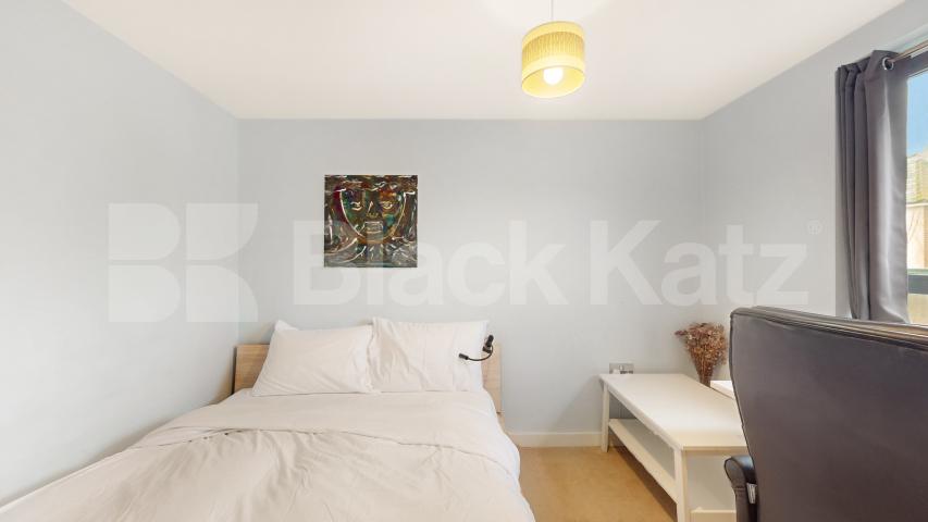 Elegant Two Bedroom Top Floor Residence with Private Balcony Barnsbury Grove, Caledonian Road / Kings Cross